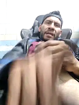 Snapshot of boyp3netrat0r chatting on 05/14/26, 03:03 boyp3netrat0r online show from 05/14/26, 03:03