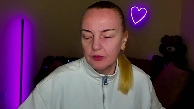Snapshot of Bella_soulmate chatting on 04/26/26, 11:29 Bella soulmate online show from 04/26/26, 11:29