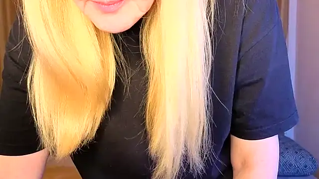 Snapshot of Bella_soulmate chatting on 06/21/26, 05:24 Bella soulmate online show from 06/21/26, 05:24