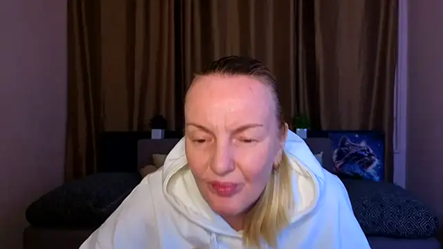 Snapshot of Bella_soulmate chatting on 06/05/26, 05:34 Bella soulmate online show from 06/05/26, 05:34