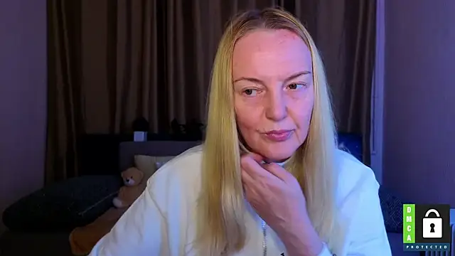 Snapshot of Bella_soulmate chatting on 05/24/26, 05:29 Bella soulmate online show from 05/24/26, 05:29