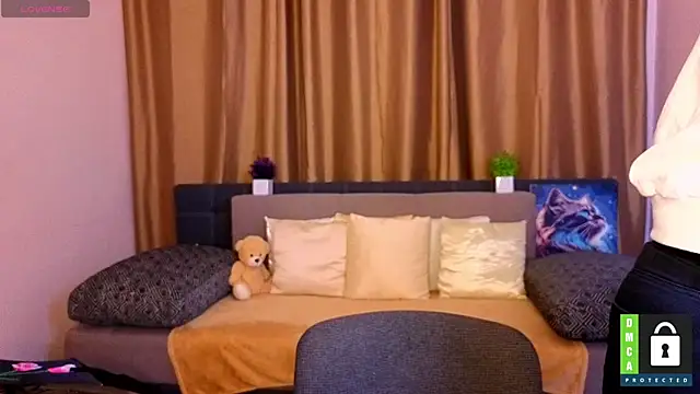 Snapshot of Bella_soulmate chatting on 04/19/26, 05:30 Bella soulmate online show from 04/19/26, 05:30