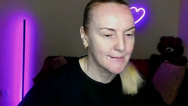 Snapshot of Bella_soulmate chatting on 05/08/26, 05:44 Bella soulmate online show from 05/08/26, 05:44