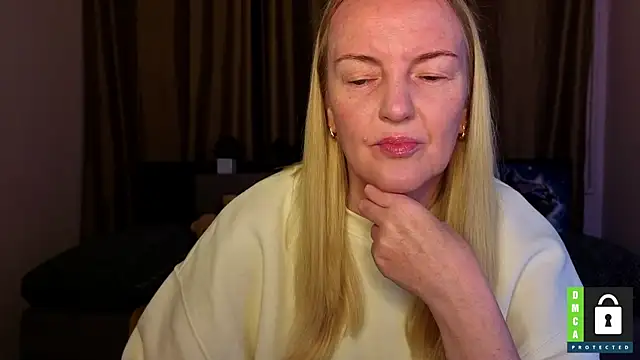 Snapshot of Bella_soulmate chatting on 05/15/26, 05:27 Bella soulmate online show from 05/15/26, 05:27
