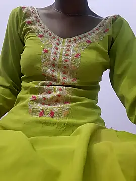 Snapshot of Karishma_88 chatting on 02/25/26, 05:18 Karishma 88 online show from 02/25/26, 05:18