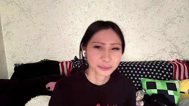 Snapshot of kishagrayone chatting on 05/15/26, 12:47 kishagrayone online show from 05/15/26, 12:47