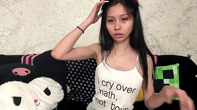 Snapshot of kishagrayone chatting on 04/13/26, 01:26 kishagrayone online show from 04/13/26, 01:26