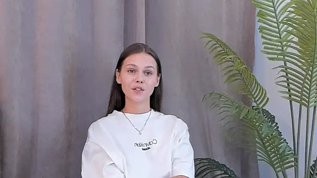 Snapshot of EarthaLevra chatting on 02/24/26, 12:06 EarthaLevra online show from 02/24/26, 12:06