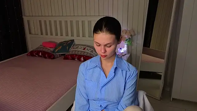 EarthaLevra online show from 03/26/26, 08:07