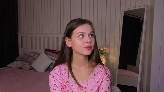 EarthaLevra online show from 04/04/26, 06:14