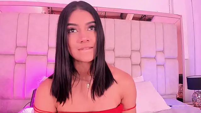 Snapshot of KatherineRuiz_ chatting on 05/11/26, 12:17 KatherineRuiz online show from 05/11/26, 12:17