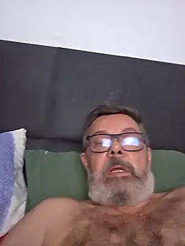 Snapshot of MemorableVector66 chatting on 02/23/26, 01:44 MemorableVector66 online show from 02/23/26, 01:44