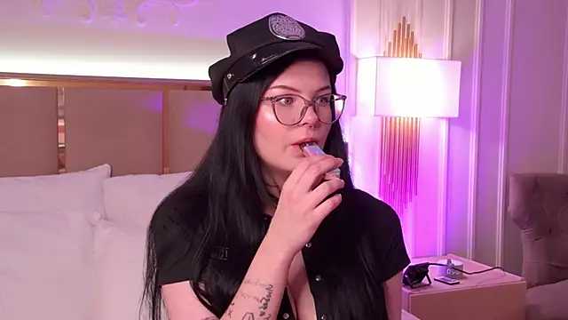 CindyMil online show from 05/20/26, 06:21