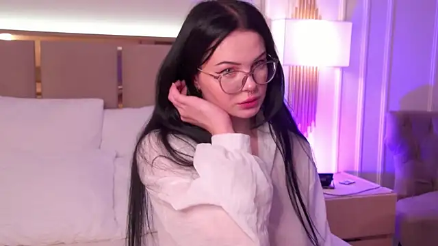 CindyMil online show from 05/17/26, 06:24