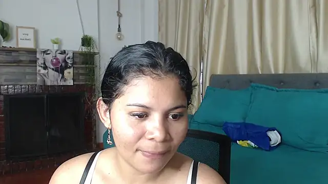 Emma hassani online show from 05/19/26, 06:59