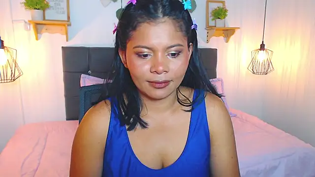 Snapshot of Emma_hassani chatting on 02/28/26, 02:50 Emma hassani online show from 02/28/26, 02:50