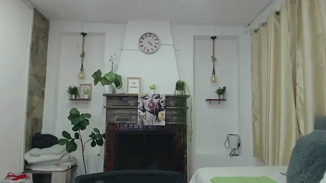 Emma hassani online show from 04/20/26, 01:56