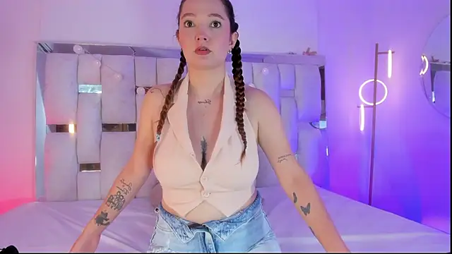 HecateCorvin online show from 02/24/26, 12:28