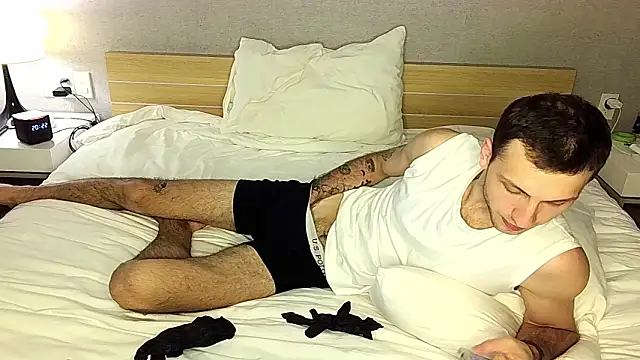 Snapshot of DarkRogue19 chatting on 02/25/26, 05:24 DarkRogue19 online show from 02/25/26, 05:24