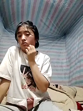 Lala-labu online show from 04/18/26, 01:24