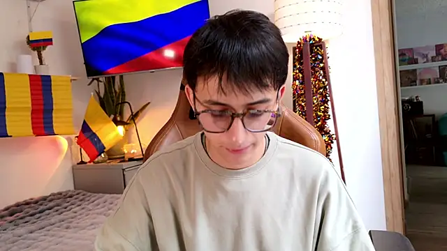 Snapshot of Sr_evann chatting on 06/21/26, 02:23 Sr evann online show from 06/21/26, 02:23