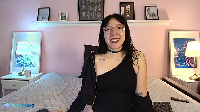 Abigailladyy online show from 04/24/26, 11:45