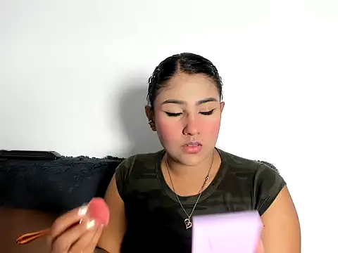 TatyGomez  online show from 05/28/26, 03:47