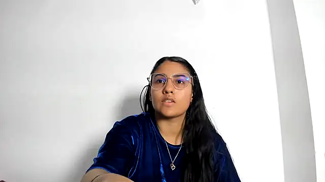 TatyGomez  online show from 07/01/26, 04:02