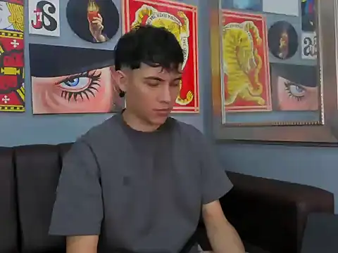 Snapshot of AronTawers chatting on 02/28/26, 08:52 AronTawers online show from 02/28/26, 08:52