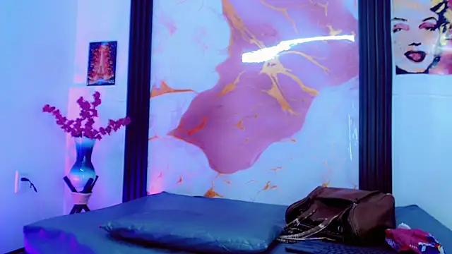 Valeria Linares online show from 04/10/26, 03:35