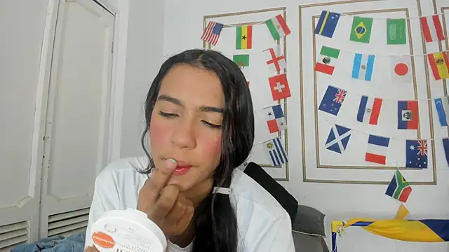 Snapshot of emily_gaviria1 chatting on 07/12/26, 12:28 emily gaviria1 online show from 07/12/26, 12:28