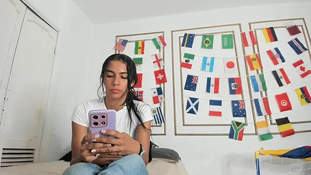 Snapshot of emily_gaviria1 chatting on 06/20/26, 07:19 emily gaviria1 online show from 06/20/26, 07:19