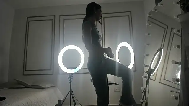 emily gaviria1 online show from 04/07/26, 12:18