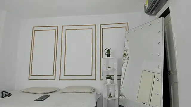 emily gaviria1 online show from 03/26/26, 12:03