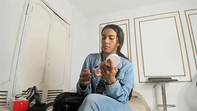 emily gaviria1 online show from 05/26/26, 12:25