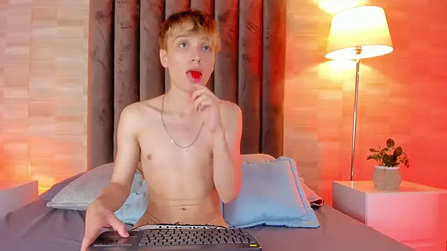 Isaac Grey online show from 03/12/26, 07:40