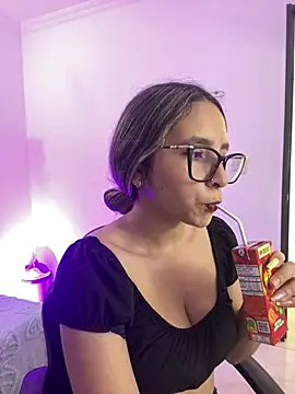 Snapshot of MANU_EF chatting on 02/28/26, 12:49 MANU EF online show from 02/28/26, 12:49