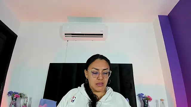 scarlet  ray  online show from 03/24/26, 10:37