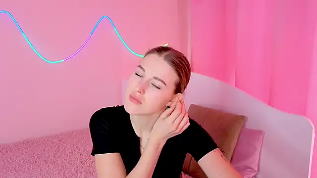 Snapshot of Violettta_doll chatting on 02/28/26, 10:26 Violettta doll online show from 02/28/26, 10:26