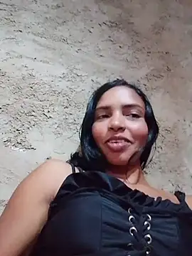 valentina gomez1 online show from 05/15/26, 01:09