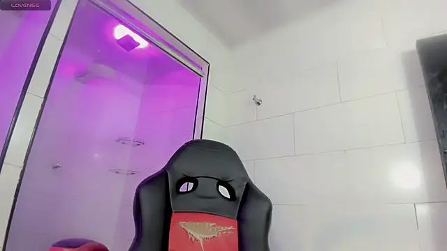 madison mujica  online show from 04/14/26, 11:04