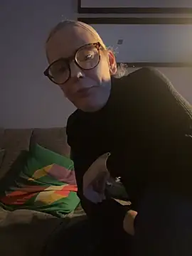 Amelie BlondeXX online show from 05/20/26, 02:41