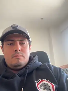 Snapshot of MaximoVaca chatting on 02/23/26, 04:40 MaximoVaca online show from 02/23/26, 04:40