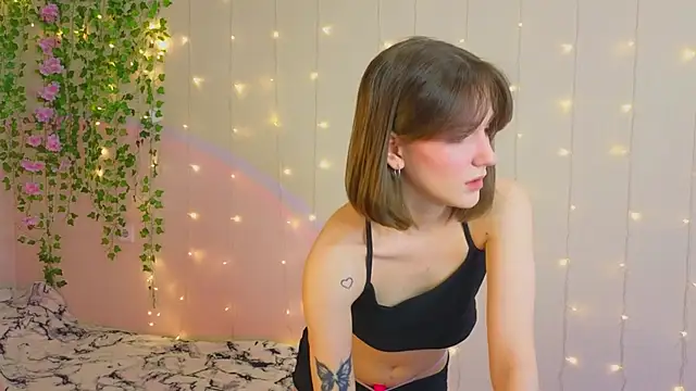 PeachyWhisper online show from 05/03/26, 07:02