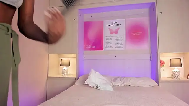 Oshun 444 online show from 04/18/26, 12:07