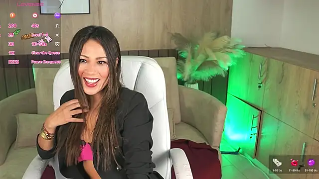 SilviaStoneX online show from 03/31/26, 11:34