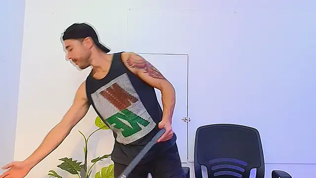 Snapshot of Adams_Sanz chatting on 04/03/26, 07:20 Adams Sanz online show from 04/03/26, 07:20