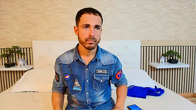 Snapshot of Adams_Sanz chatting on 03/20/26, 07:04 Adams Sanz online show from 03/20/26, 07:04