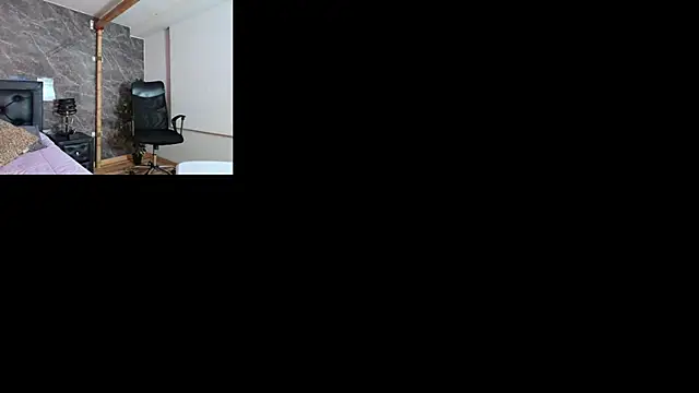 Snapshot of Adams_Sanz chatting on 04/12/26, 08:01 Adams Sanz online show from 04/12/26, 08:01