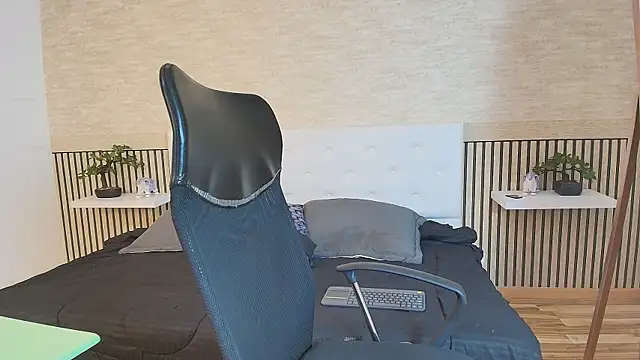 Snapshot of Adams_Sanz chatting on 04/09/26, 07:31 Adams Sanz online show from 04/09/26, 07:31